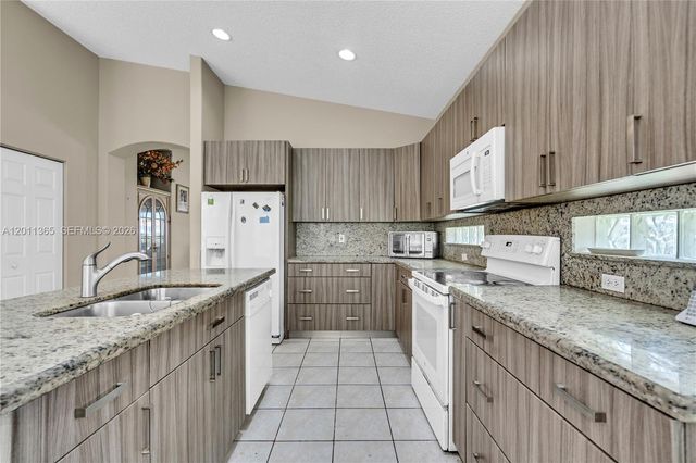 16332 SW 10th St, Pembroke Pines, FL 33027
