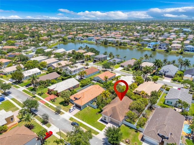 16332 SW 10th St, Pembroke Pines, FL 33027
