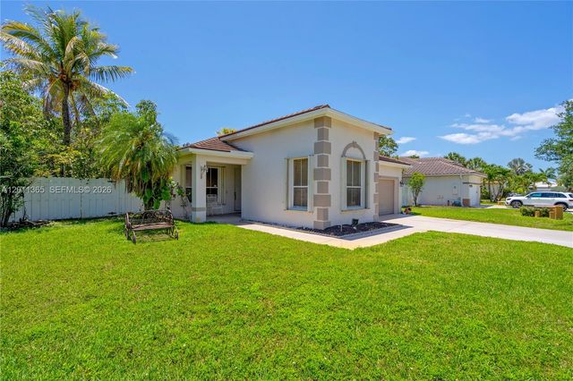 16332 SW 10th St, Pembroke Pines, FL 33027