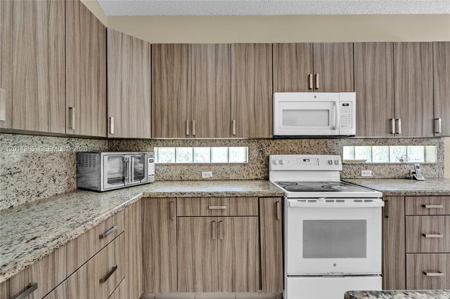 16332 SW 10th St, Pembroke Pines, FL 33027