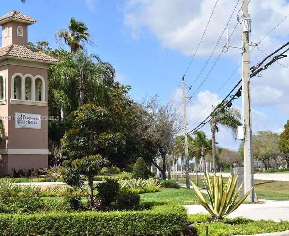 16332 SW 10th St, Pembroke Pines, FL 33027