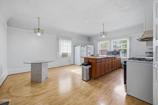 1032 S Westlake Avenue, Los Angeles, CA 90006