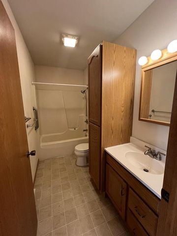 713 E LAKE STREET, Waupaca, WI 54981