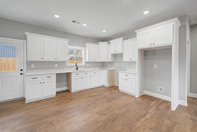 82 MASSEY ST, Adamsville, TN 38310