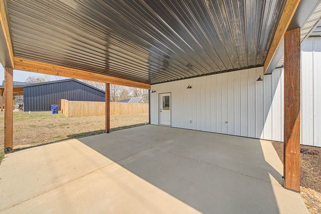 82 MASSEY ST, Adamsville, TN 38310