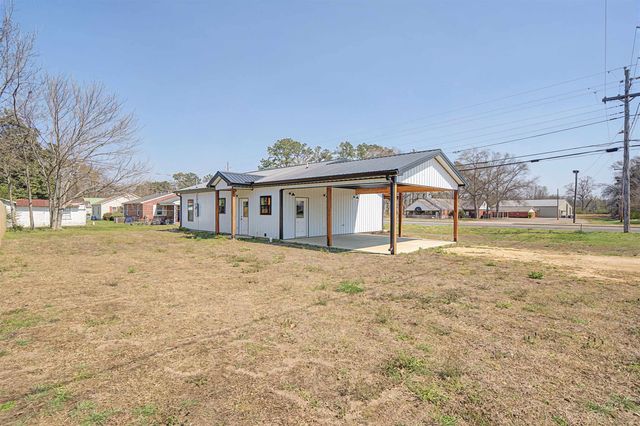 82 MASSEY ST, Adamsville, TN 38310