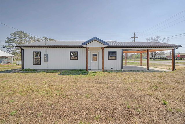 82 MASSEY ST, Adamsville, TN 38310