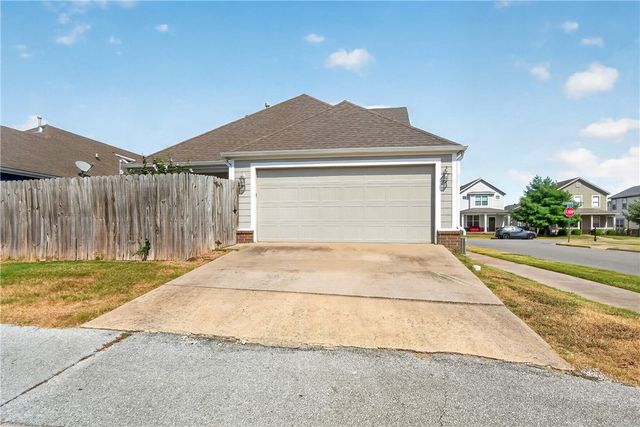 591 Longfellow Lane, Fayetteville, AR 72704