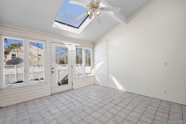 11 Old Post Road E, Port Jefferson, NY 11777