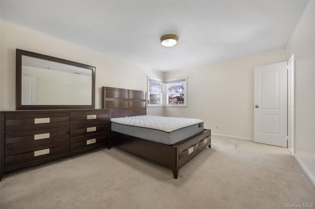 11 Old Post Road E, Port Jefferson, NY 11777