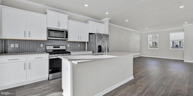 8360 DIETER DR, Rosedale, MD 21237