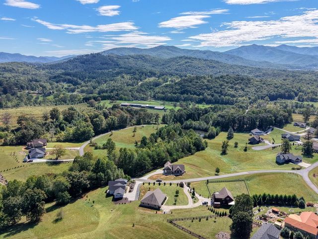 85 Minstead Ridge, Young Harris, GA 30582