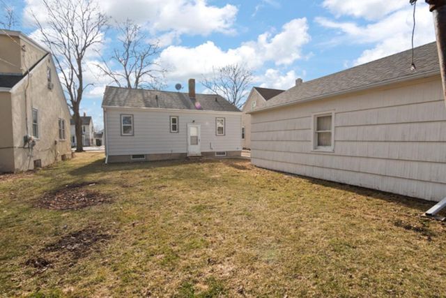 1132 12TH AVENUE, Green Bay, WI 54304