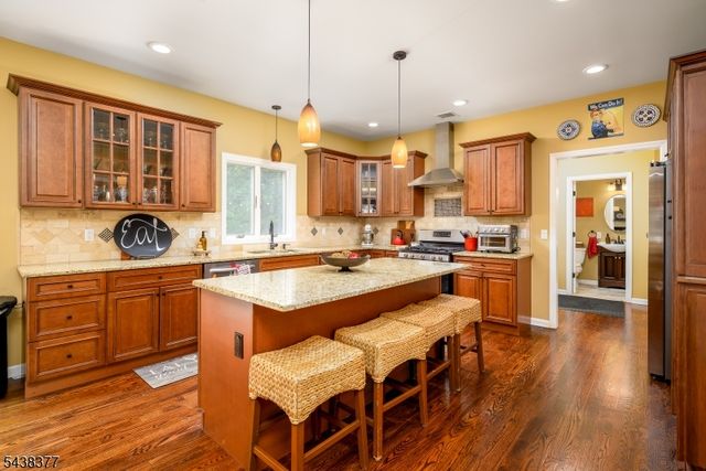 86 Highland Ave, Bridgewater Twp., NJ 08807