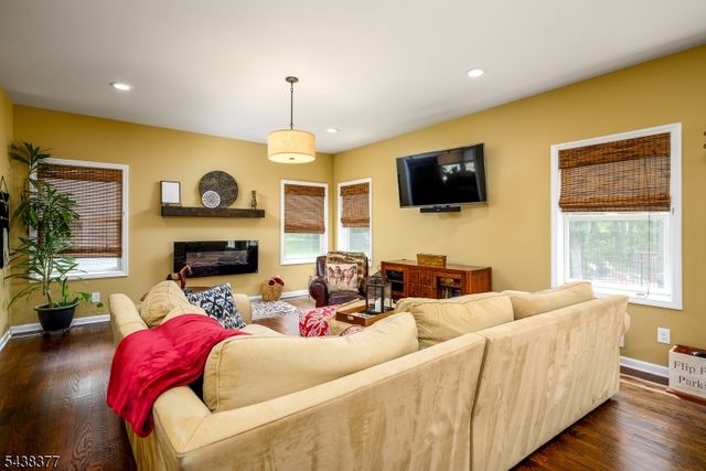 86 Highland Ave, Bridgewater Twp., NJ 08807