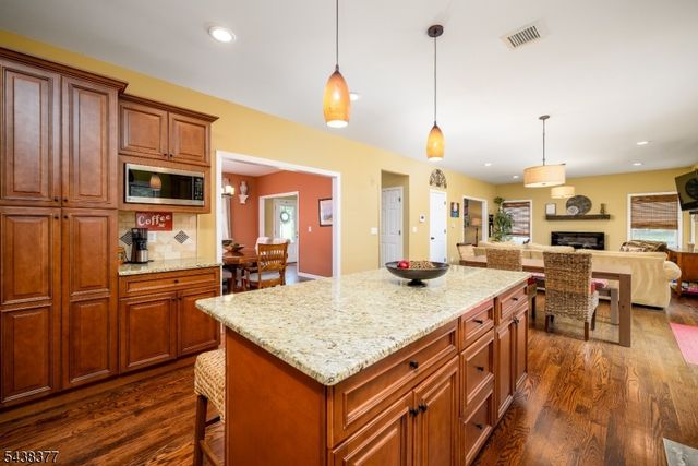 86 Highland Ave, Bridgewater Twp., NJ 08807