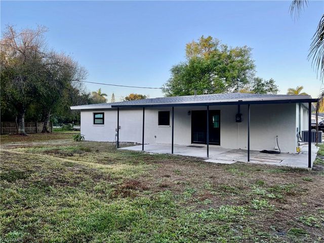 2154 E Gardenia CIR, North Fort Myers, FL 33917