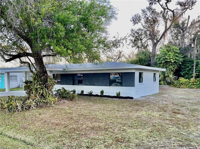 2154 E Gardenia CIR, North Fort Myers, FL 33917