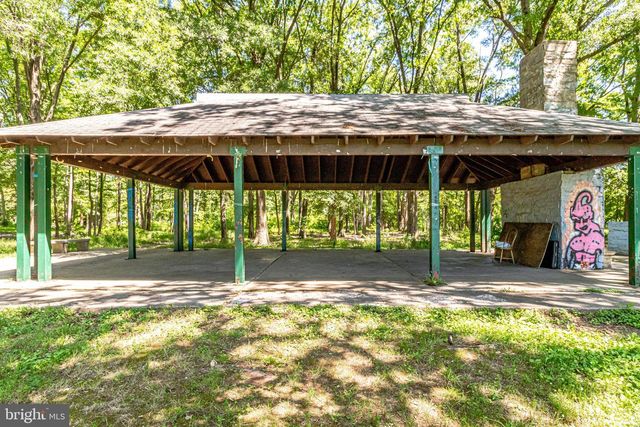 3733 ROXBURY LN, Alexandria, VA 22309