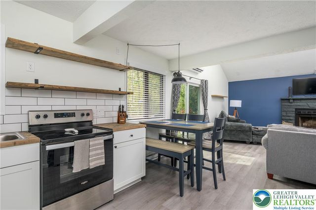 9670 Stony Hollow Drive, Coolbaugh Twp, PA 18466