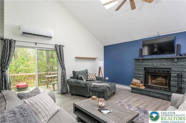 9670 Stony Hollow Drive, Coolbaugh Twp, PA 18466