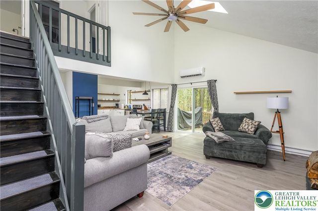 9670 Stony Hollow Drive, Coolbaugh Twp, PA 18466