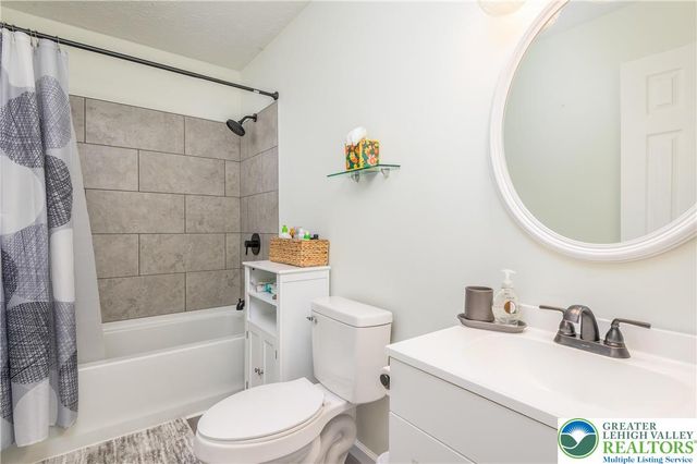 9670 Stony Hollow Drive, Coolbaugh Twp, PA 18466