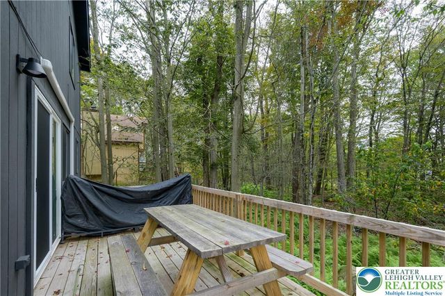 9670 Stony Hollow Drive, Coolbaugh Twp, PA 18466