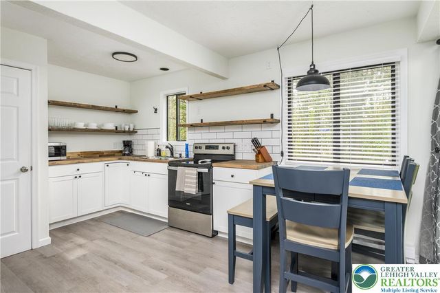 9670 Stony Hollow Drive, Coolbaugh Twp, PA 18466