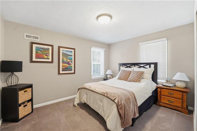 4429 N Chestnut Avenue, Kansas City, MO 64117