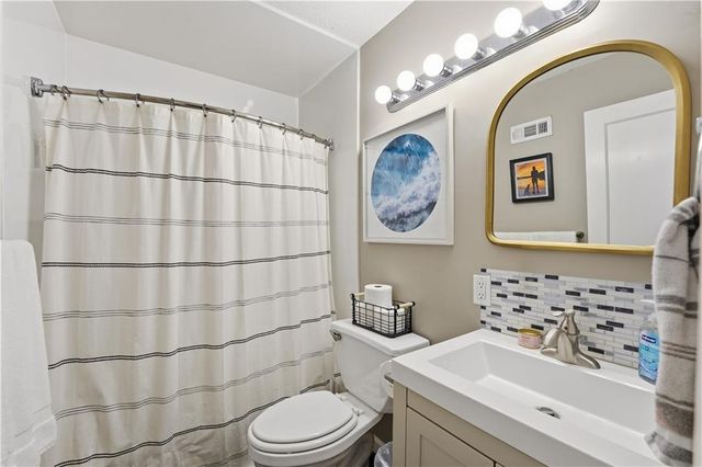 4429 N Chestnut Avenue, Kansas City, MO 64117