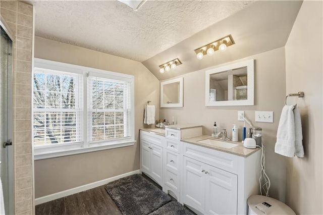 4429 N Chestnut Avenue, Kansas City, MO 64117