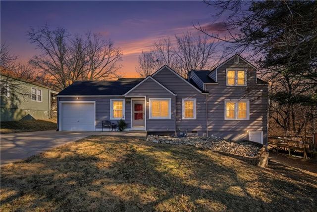 4429 N Chestnut Avenue, Kansas City, MO 64117