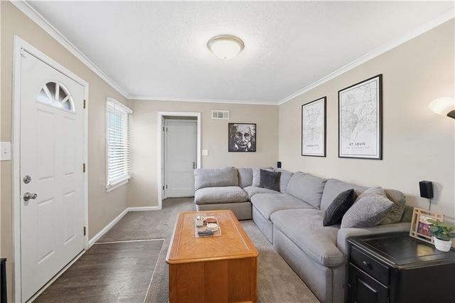 4429 N Chestnut Avenue, Kansas City, MO 64117