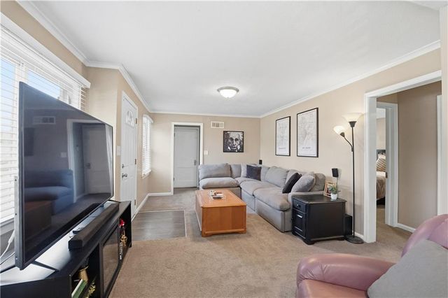 4429 N Chestnut Avenue, Kansas City, MO 64117