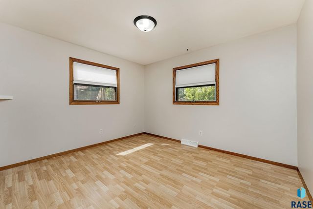 4201 S Lewis Ave Avenue, Sioux Falls, SD 57103