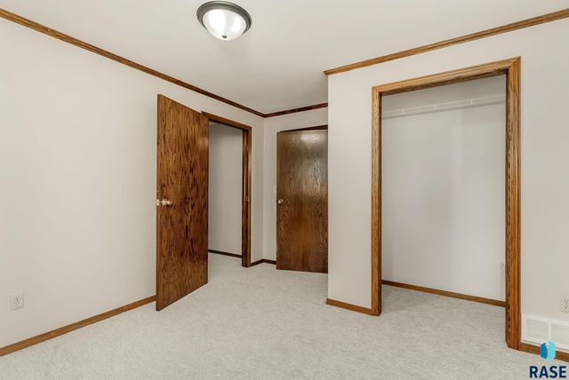 4201 S Lewis Ave Avenue, Sioux Falls, SD 57103