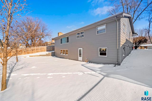 4201 S Lewis Ave Avenue, Sioux Falls, SD 57103