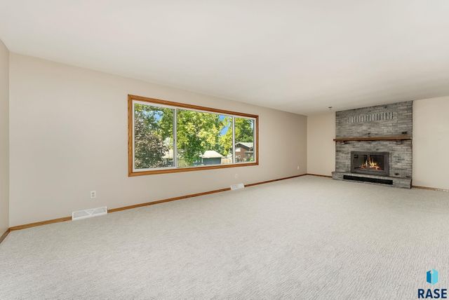 4201 S Lewis Ave Avenue, Sioux Falls, SD 57103