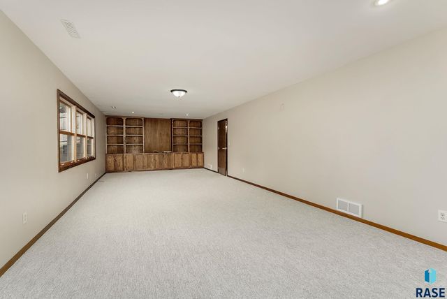 4201 S Lewis Ave Avenue, Sioux Falls, SD 57103