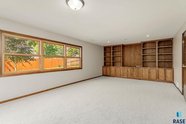 4201 S Lewis Ave Avenue, Sioux Falls, SD 57103