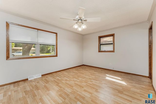 4201 S Lewis Ave Avenue, Sioux Falls, SD 57103