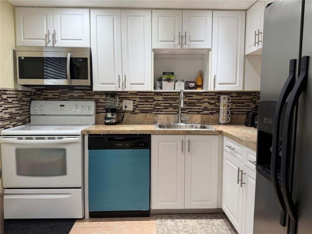 1015 Country Club Drive 307, Margate, FL 33063