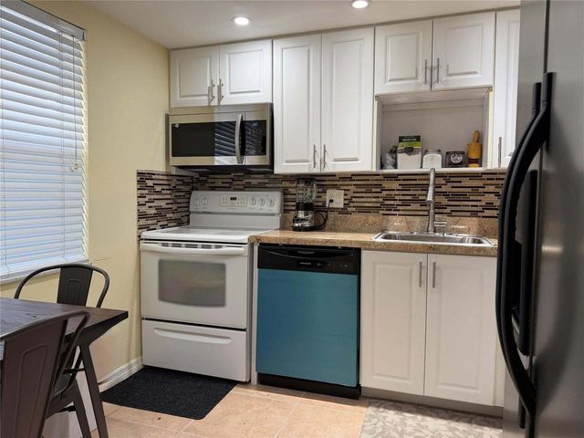1015 Country Club Drive 307, Margate, FL 33063