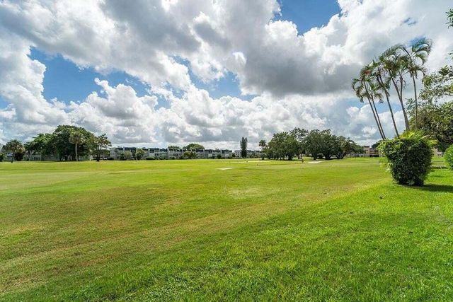 1015 Country Club Drive 307, Margate, FL 33063