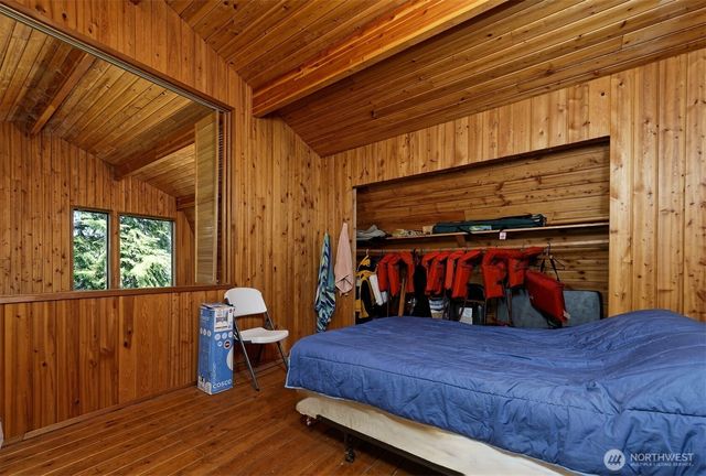 2070 W Cushman Ridge Drive, Hoodsport, WA 98548