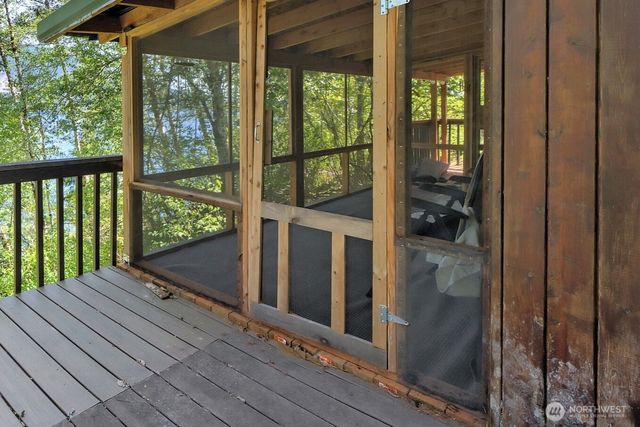 2070 W Cushman Ridge Drive, Hoodsport, WA 98548