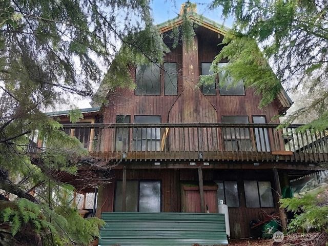 2070 W Cushman Ridge Drive, Hoodsport, WA 98548