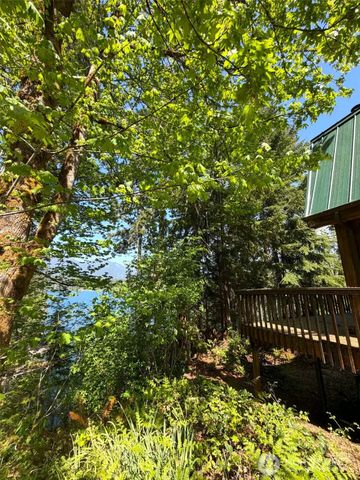 2070 W Cushman Ridge Drive, Hoodsport, WA 98548