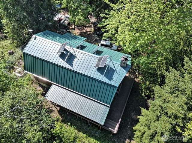 2070 W Cushman Ridge Drive, Hoodsport, WA 98548